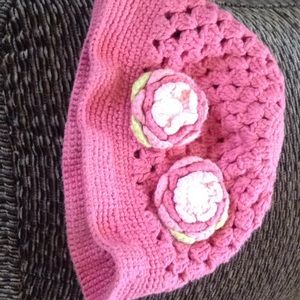 Infant crocheted cap pink